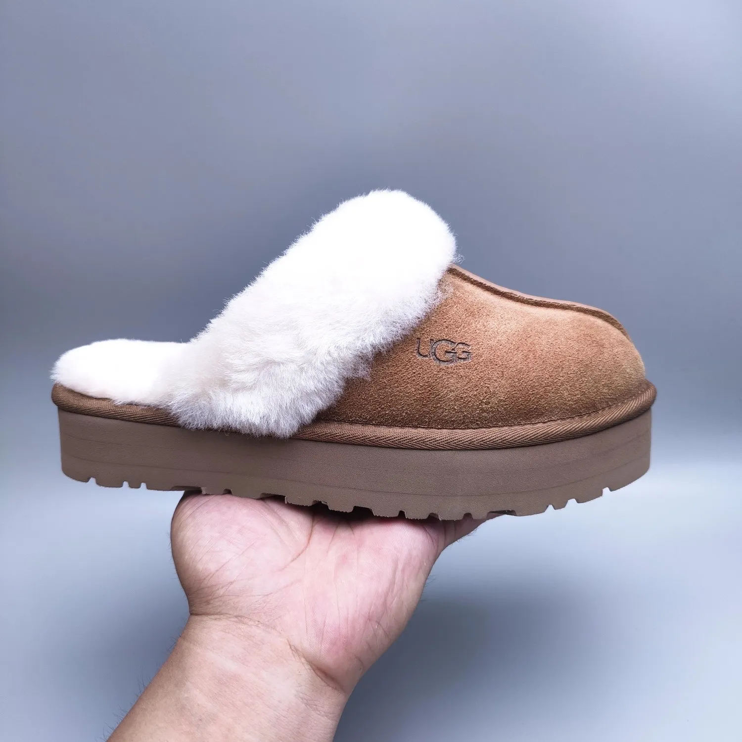 💰440 UGG sheepskin all-in-one snow boots 2550 🔥Thick-soled wool slippers (star slippers plus version) are comfortable and can be worn at home. Wool slippers can be worn outside. Split cow upper, Longfeng moccasin wool lining. The original three-layer combination outsole is light and comfortable on the foot. Only the top version is made. The oil edge craftsmanship is exquisite! Color: maroon gray sand antelope brown black code number: 35-41